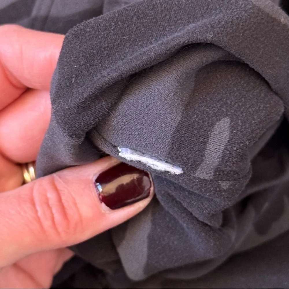 Athleta Salutation Camo Joggers Black & Gray Women’s Size XS - Picture 13 of 14